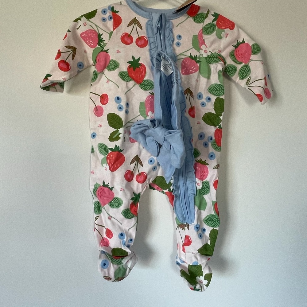 Mud Pie Berry Patch Sleeper Set with Footies & Headband (size = 0-3 months)